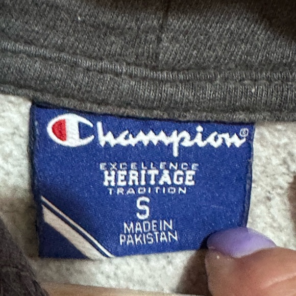 Champion Marquette University women’s small hoodie - Picture 4 of 7